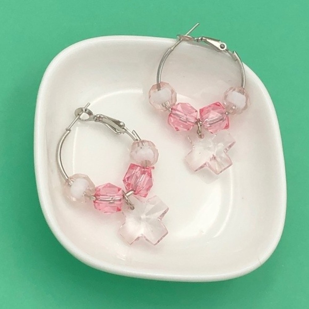 🍀Pink Beaded Cross Small Hoop Earrings